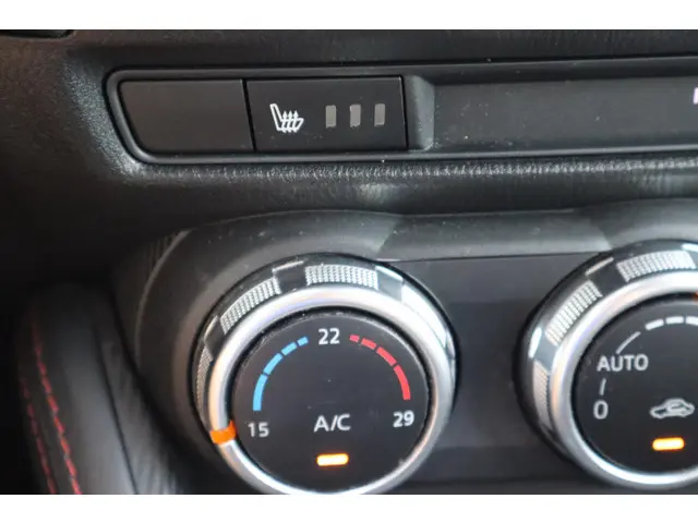 Mazda 2 1.5 Skyactiv-G GT-M 2015 Benzine 27