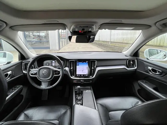 Volvo V60 2.0 B3 Business Pro 2020 Benzine 8