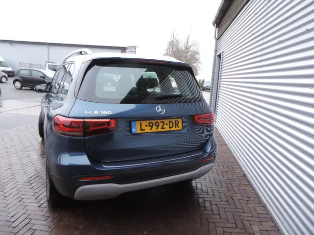 Mercedes-Benz GLB 180 Business Solution 2021 Benzine 5