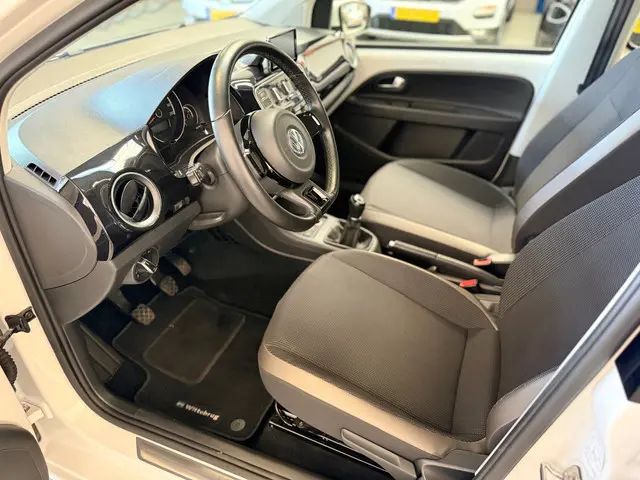 Volkswagen up! 1.0 high up! BlueMotion 2014 Benzine 7