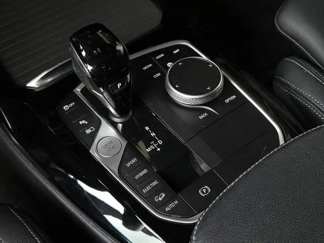 BMW X3 xDrive30e LCI 2022 Hybride Benzine 24