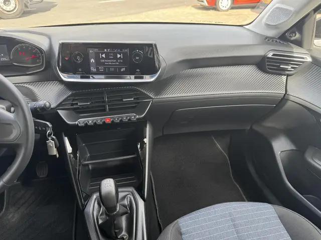Peugeot 208 1.2 PureTech Like 2021 Benzine 24