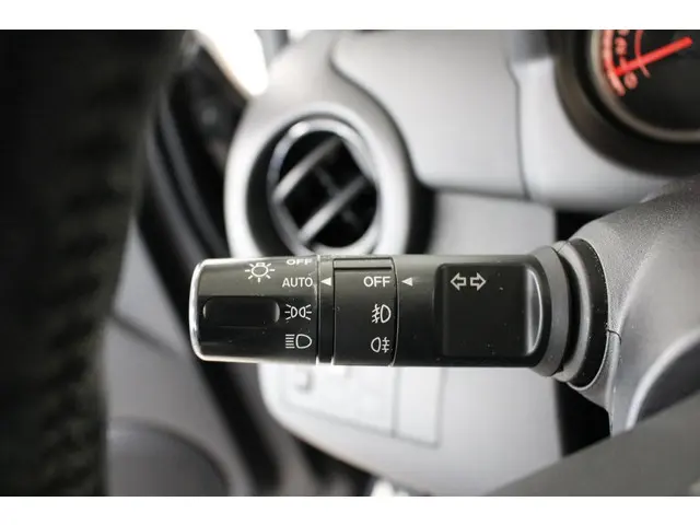 Mazda 2 1.3 Silver Edition 2015 Benzine 17