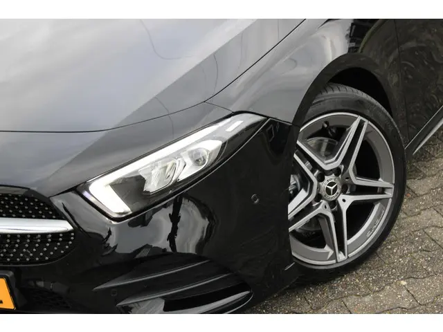 Mercedes-Benz A-Klasse 200 AMG 2018 Benzine 15