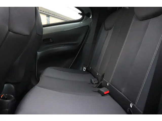 Toyota Aygo X 1.0 VVT-i S-CVT Premium 2024 Benzine 23