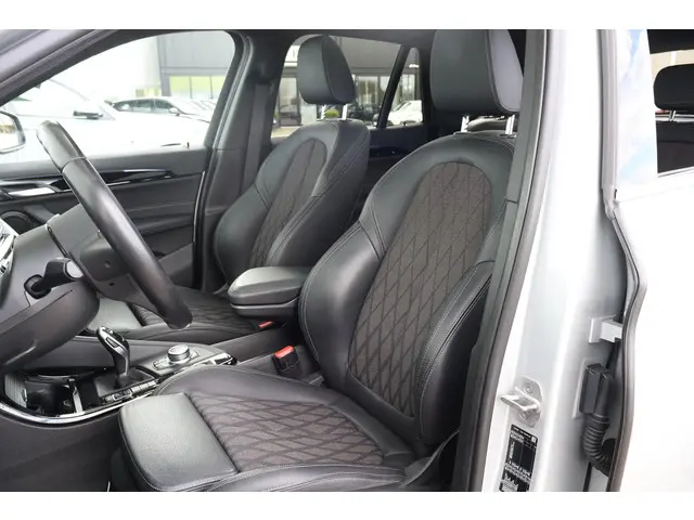 BMW X1 sDrive18i Executive Edition 2020 Benzine 36