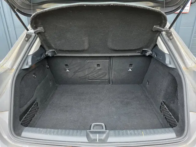 Mercedes-Benz GLA 180 Prestige 2015 Benzine 6