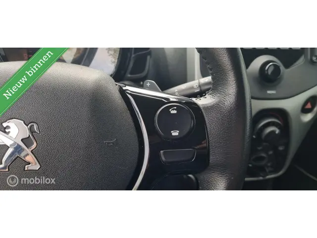 Peugeot 108 1.0 VTi Active AUTOMAAT/5DEURS 2014 Benzine 24