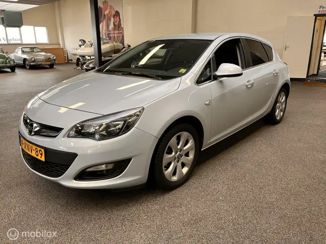 Opel Astra 1.4 Turbo Business + 2014 Benzine 22