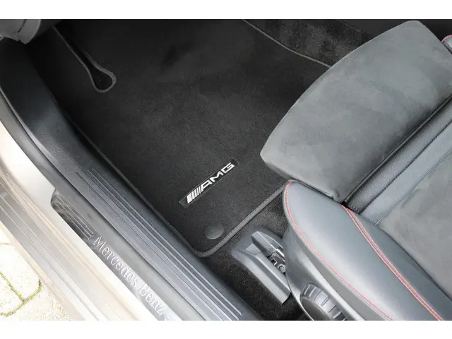 Mercedes-Benz A-Klasse 180 AMG 2019 Benzine 14