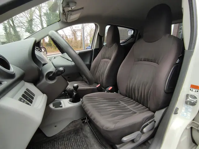 Nissan Pixo 1.0 Look 2013 Benzine 15