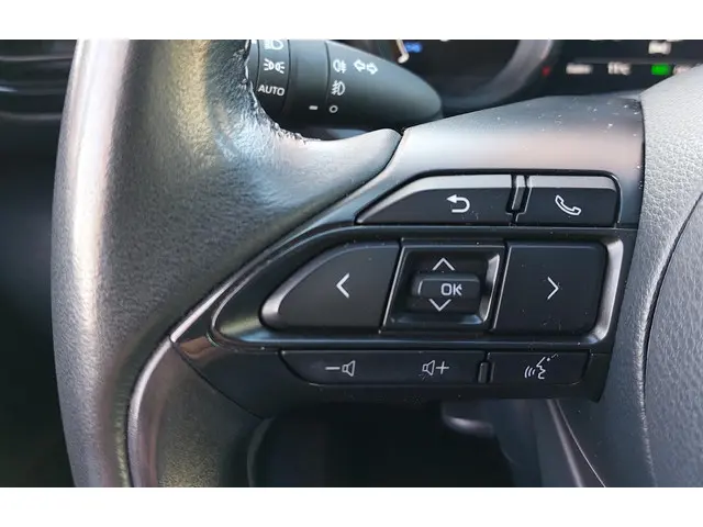 Toyota Yaris 1.5 Hybrid Executive 2021 Hybride Benzine 27