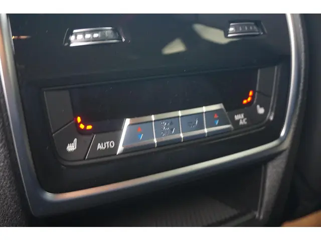 BMW XM 50e 2025 Hybride Benzine 16