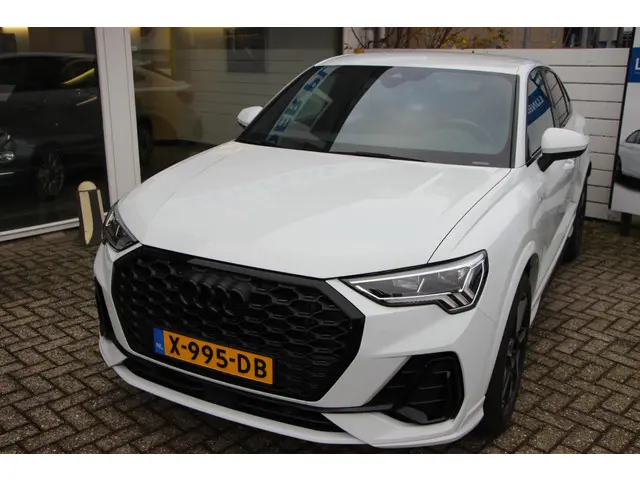 Audi Q3 Sportback 35 TFSI S Edition 2023 Benzine 2