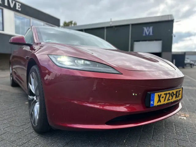 Tesla Model 3 Long Range AWD 78 kWh 2023 Elektrisch 10