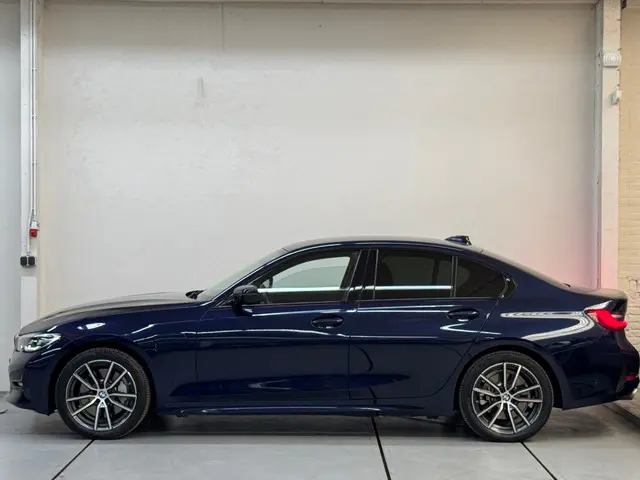 BMW 3 Serie 330e eDrive Edition 2020 Hybride Benzine 3