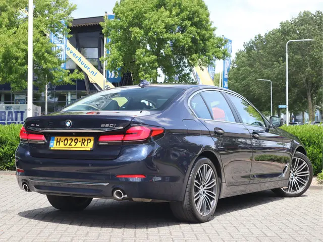 BMW 5 Serie 520i Executive 2018 Benzine 2