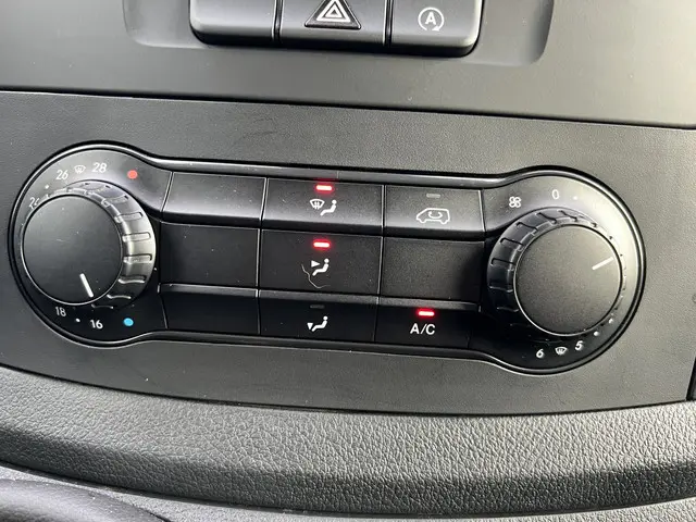 Mercedes-Benz Vito 110 CDI Lang 2021 Diesel 28