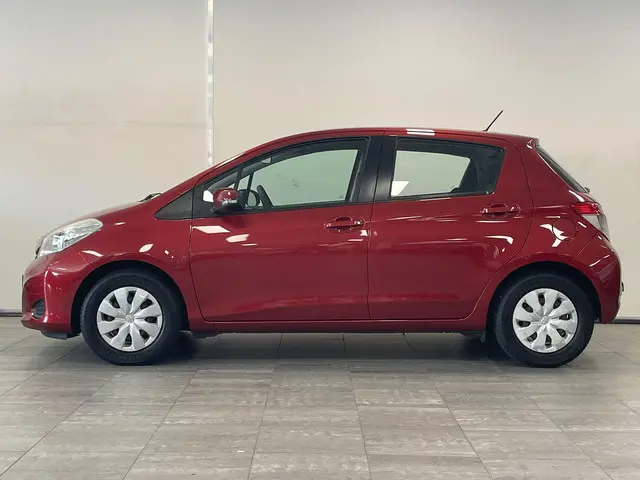 Toyota Yaris 1.0 VVT-i Now 2014 Benzine 19