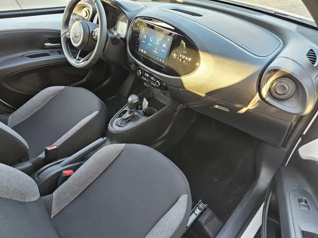 Toyota Aygo X 1.0 VVT-i S-CVT Play,Automaat 2025 Benzine 13