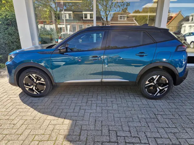 Peugeot 2008 1.2 Hybrid 145 GT 2025 Hybride Benzine 24