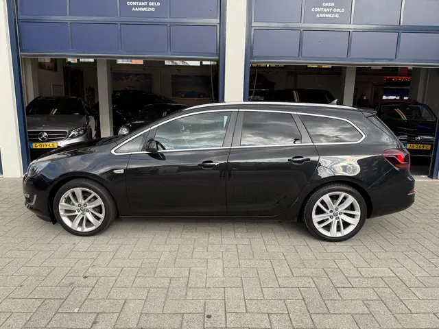 Opel Astra Sports Tourer 1.4 Turbo Cosmo 2013 Benzine 2