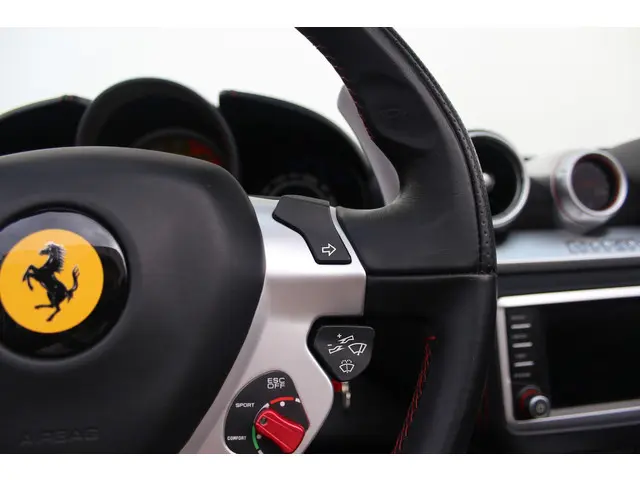 Ferrari California 3.9 T HELE 2016 Benzine 39