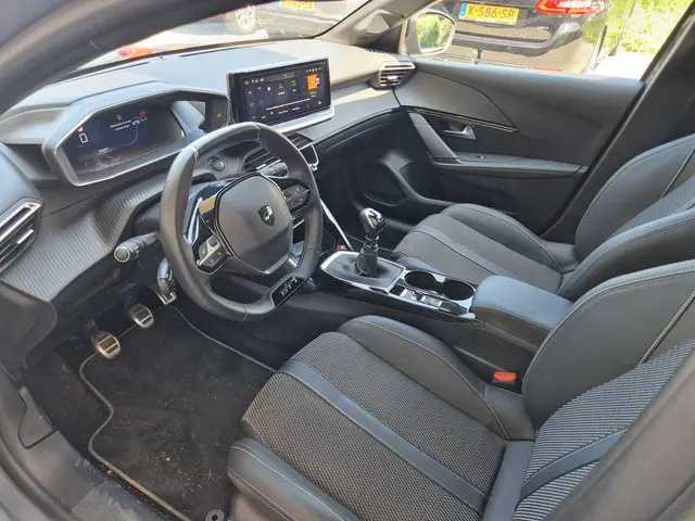 Peugeot 208 1.2T 100pk GT 2024 Benzine 11