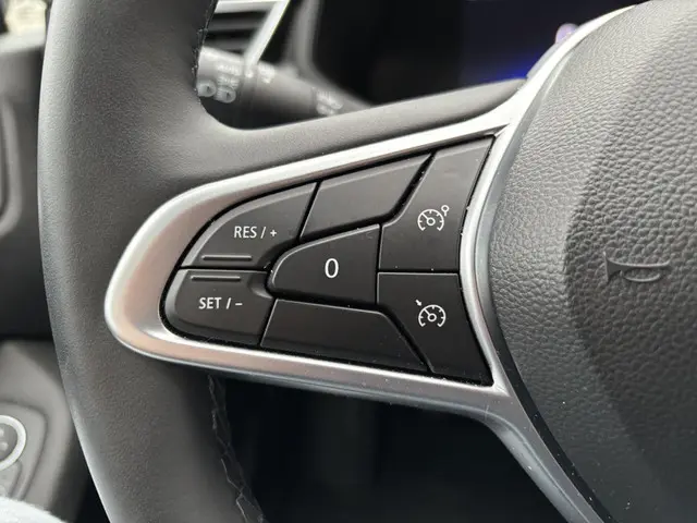 Renault Clio 1.0 TCe 90 GPF evolution 2023 Benzine 19