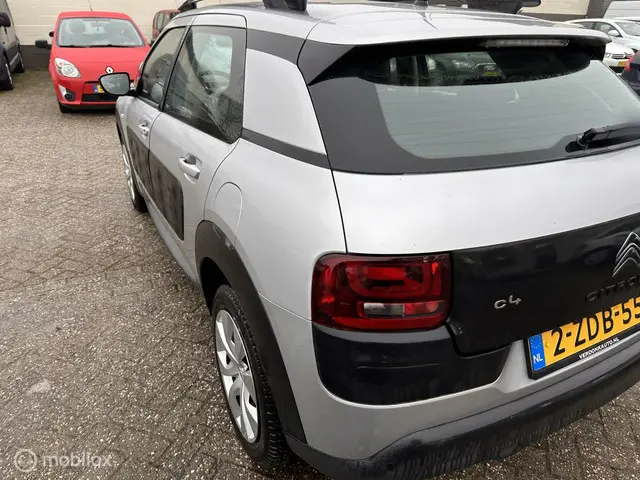 Citroën C4 Cactus 1.2 e-THP Shine 2014 Benzine 8