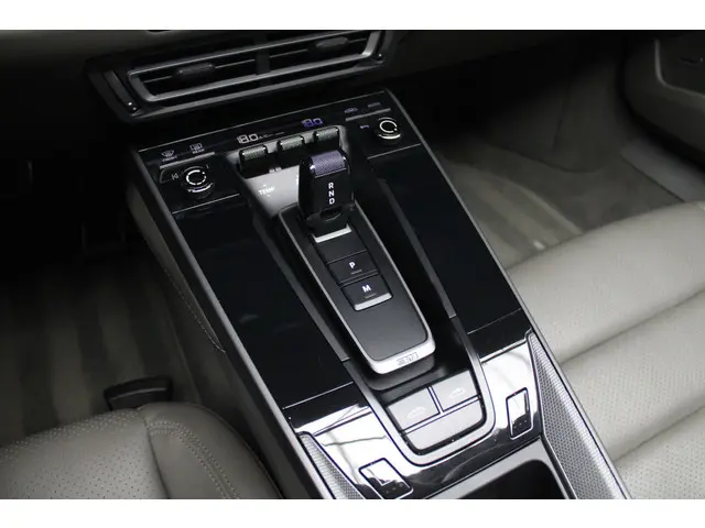 Porsche 911 3.0 4 Targa 2022 Benzine 29