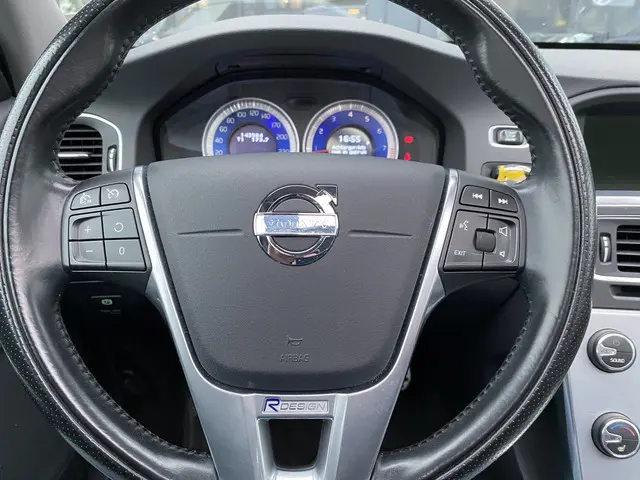 Volvo V60 1.6 T3 R-Design 2013 Benzine 23