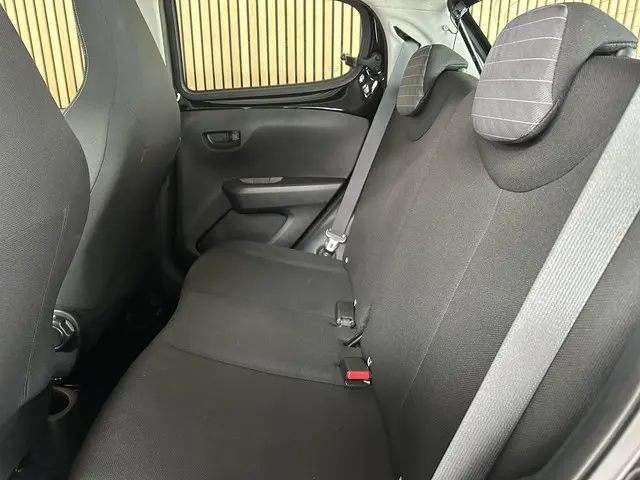 Peugeot 108 1.0 e-VTi Active 2022 Benzine 6