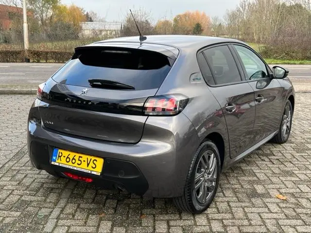 Peugeot 208 1.2 PureTech Allure 2022 Benzine 8
