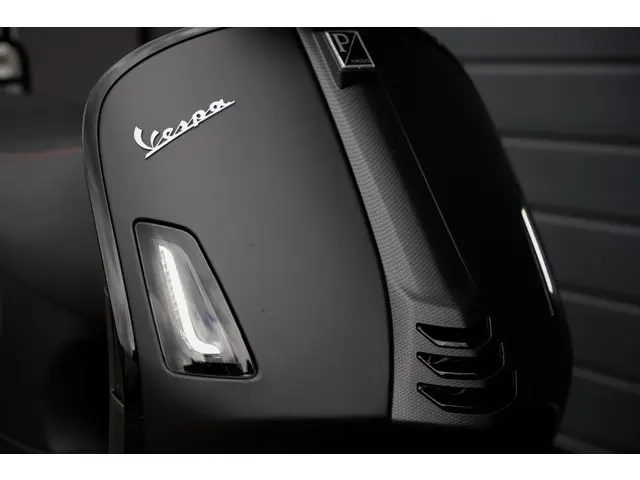Vespa GTS 300 HPE Nieuw Mod Arrow 2024 2024 Benzine 7