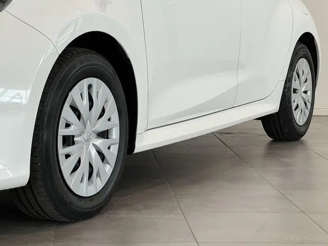 Toyota Yaris 1.5 Hybrid Active 2022 Hybride Benzine 21