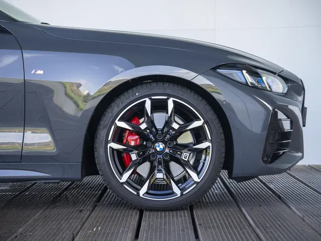 BMW 4 Serie Cabrio 420i 2024 Benzine 8