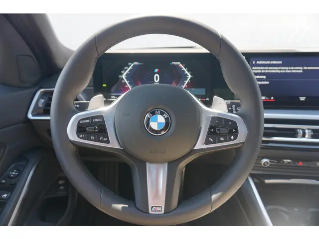BMW 3 Serie Touring 320i 2024 Benzine 12