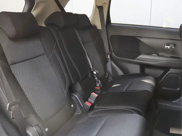 Mitsubishi Outlander 2.4 PHEV 2020 Hybride Benzine 26