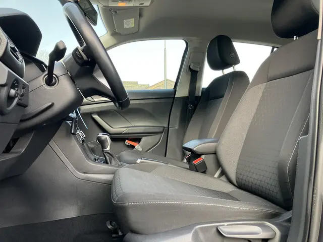 Volkswagen T-Cross 1.0 TSI Life 2022 Benzine 18