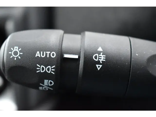 DS DS 3 PureTech130EAT8 Performance Line 2024 Benzine 10