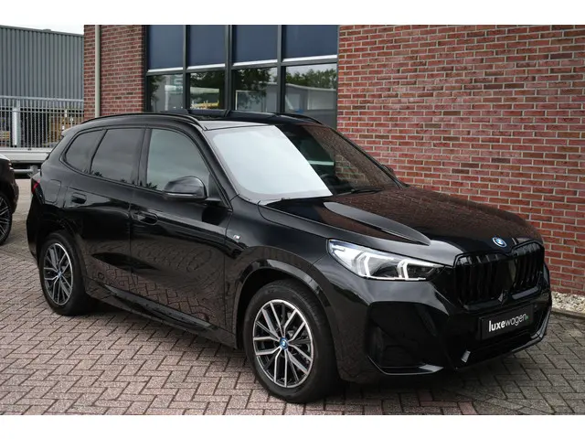 BMW X1 xDrive25e M-Sport 2023 Hybride Benzine 53