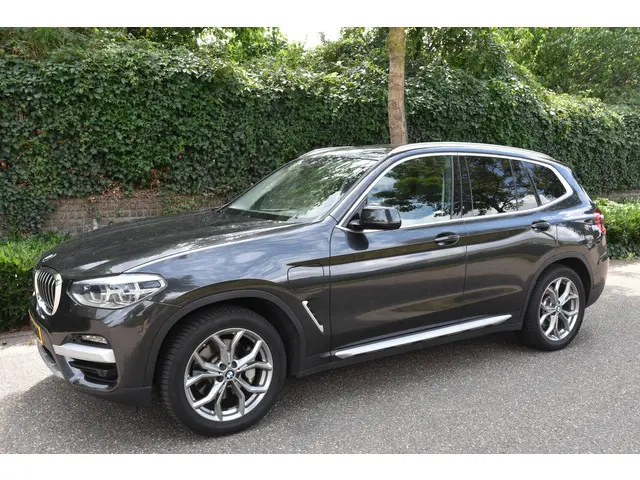 BMW X3 xDrive30e High Executive 2021 Hybride Benzine 2