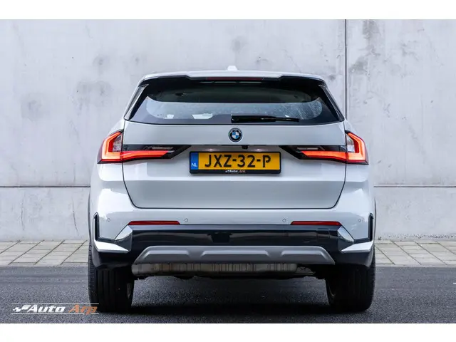 BMW X1 xDrive30e 2024 Hybride Benzine 10