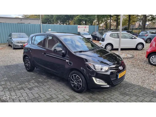 Hyundai i20 1.2 HP i-Motion Comfort 5drs 2015 Benzine 4
