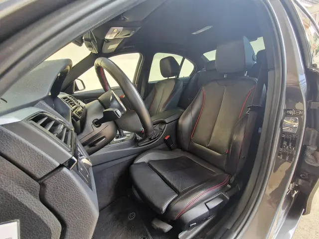 BMW 3 Serie 328i Executive 2012 Benzine 52