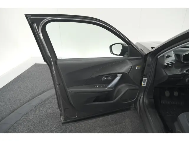 Peugeot 2008 PureTech 130 Allure Pack 2020 Benzine 67