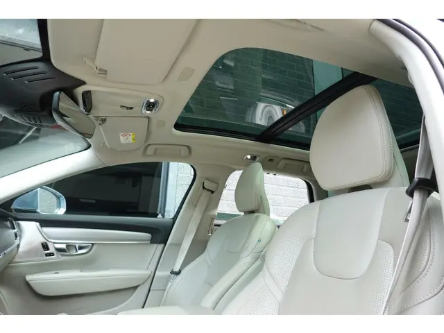Volvo V90 2.0 T8 AWD Inscription 2018 Hybride Benzine 10