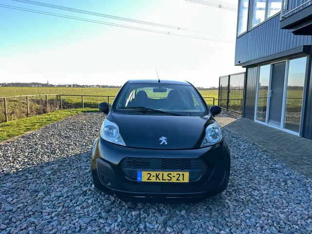 Peugeot 107 1.0 Access Accent 2013 Benzine 4