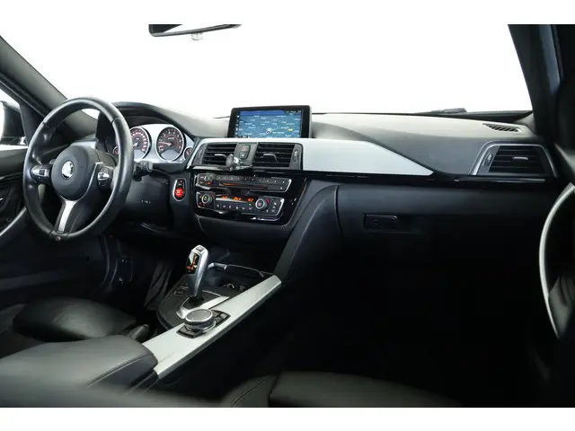 BMW 3 Serie Touring 320i M-Sport 184pk 2017 Benzine 3